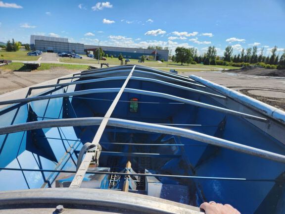 Kinze 1040 Grain Cart
