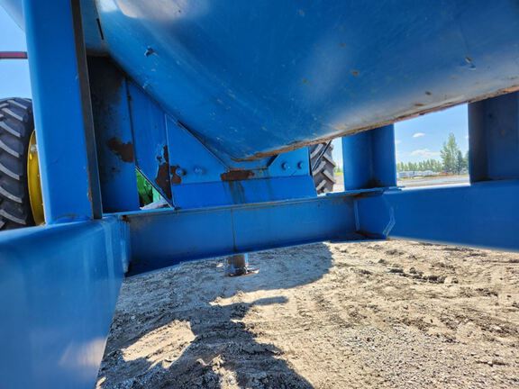 Kinze 1040 Grain Cart