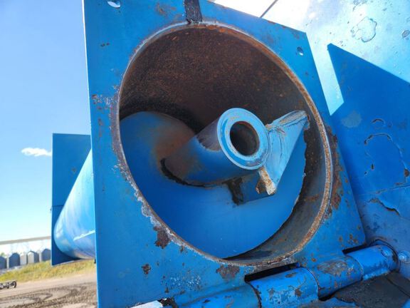 Kinze 1040 Grain Cart