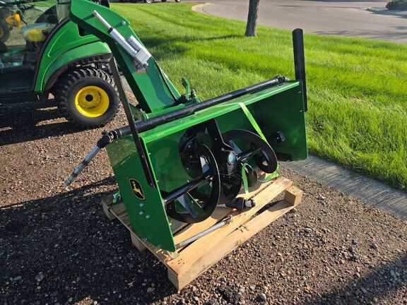 2023 John Deere 1025R Tractor Compact
