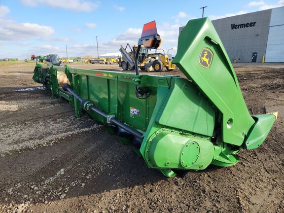 2023 John Deere C18R Header Corn Head
