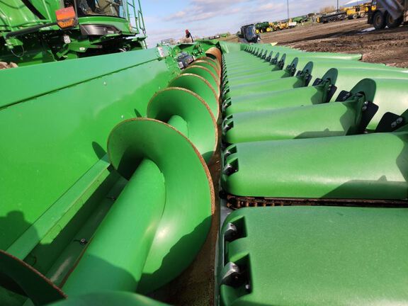 2023 John Deere C18R Header Corn Head