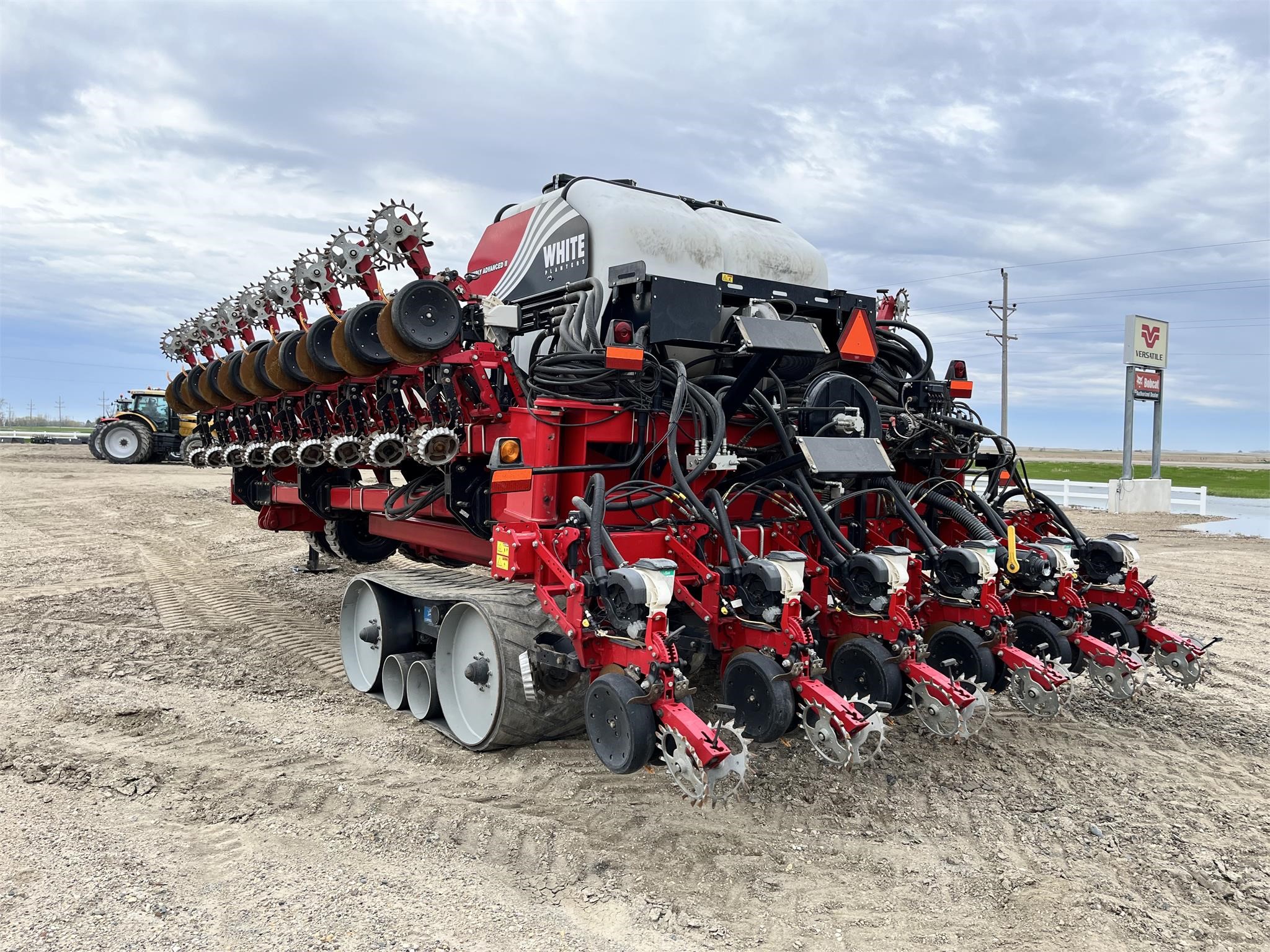 2014 White 9924VE Planter