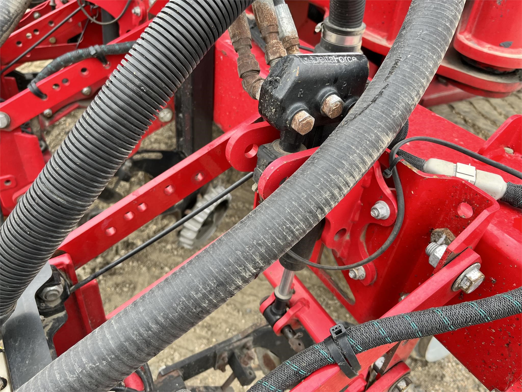 2014 White 9924VE Planter