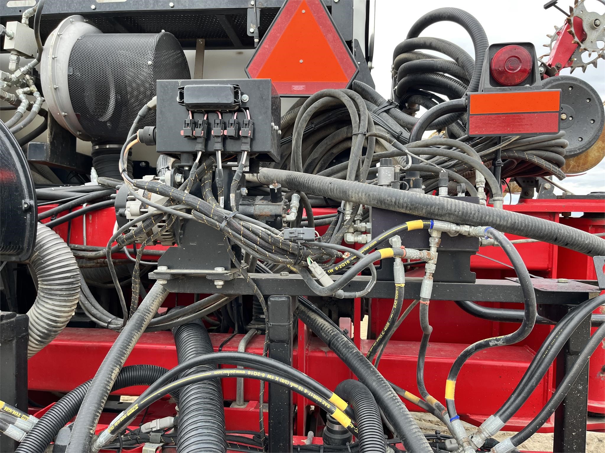 2014 White 9924VE Planter