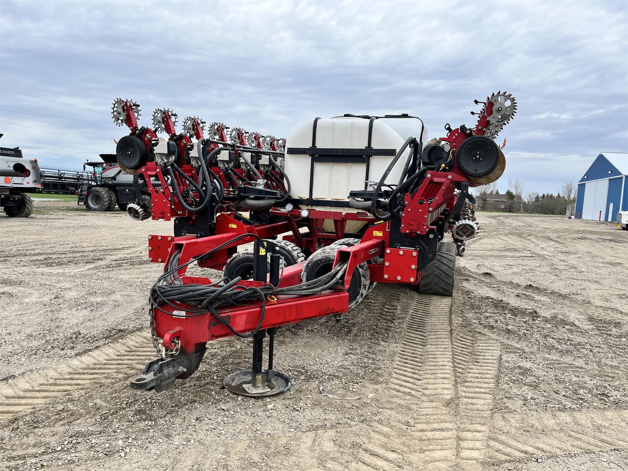 2014 White 9924VE Planter