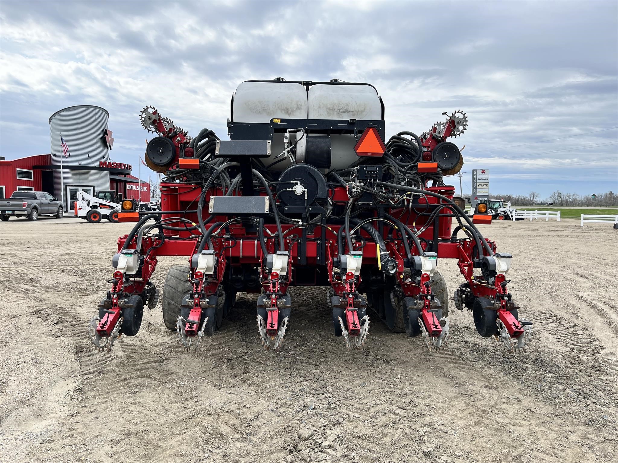 2014 White 9924VE Planter