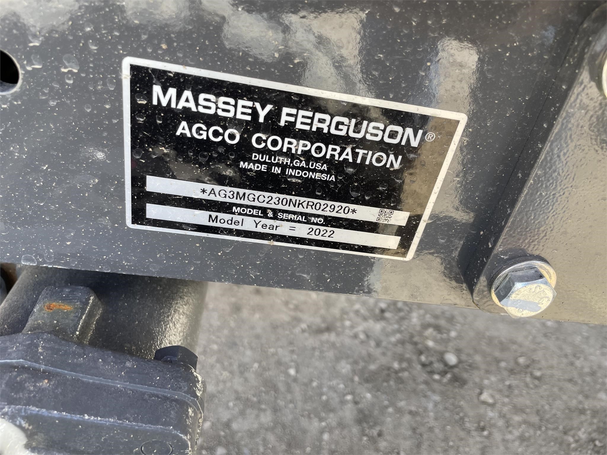 2023 Massey Ferguson GC1725M Tractor