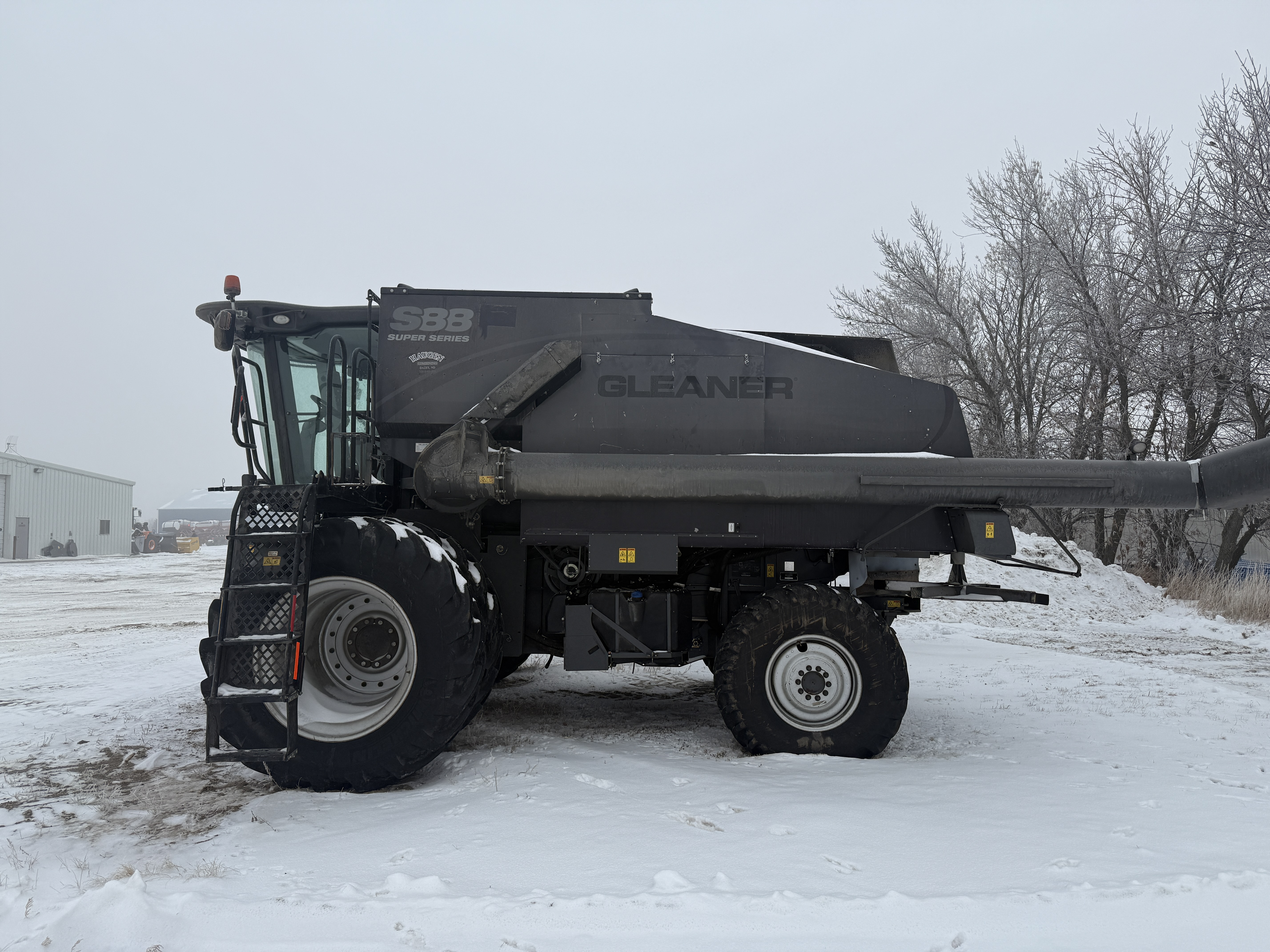 2014 AGCO Gleaner S88 Combine