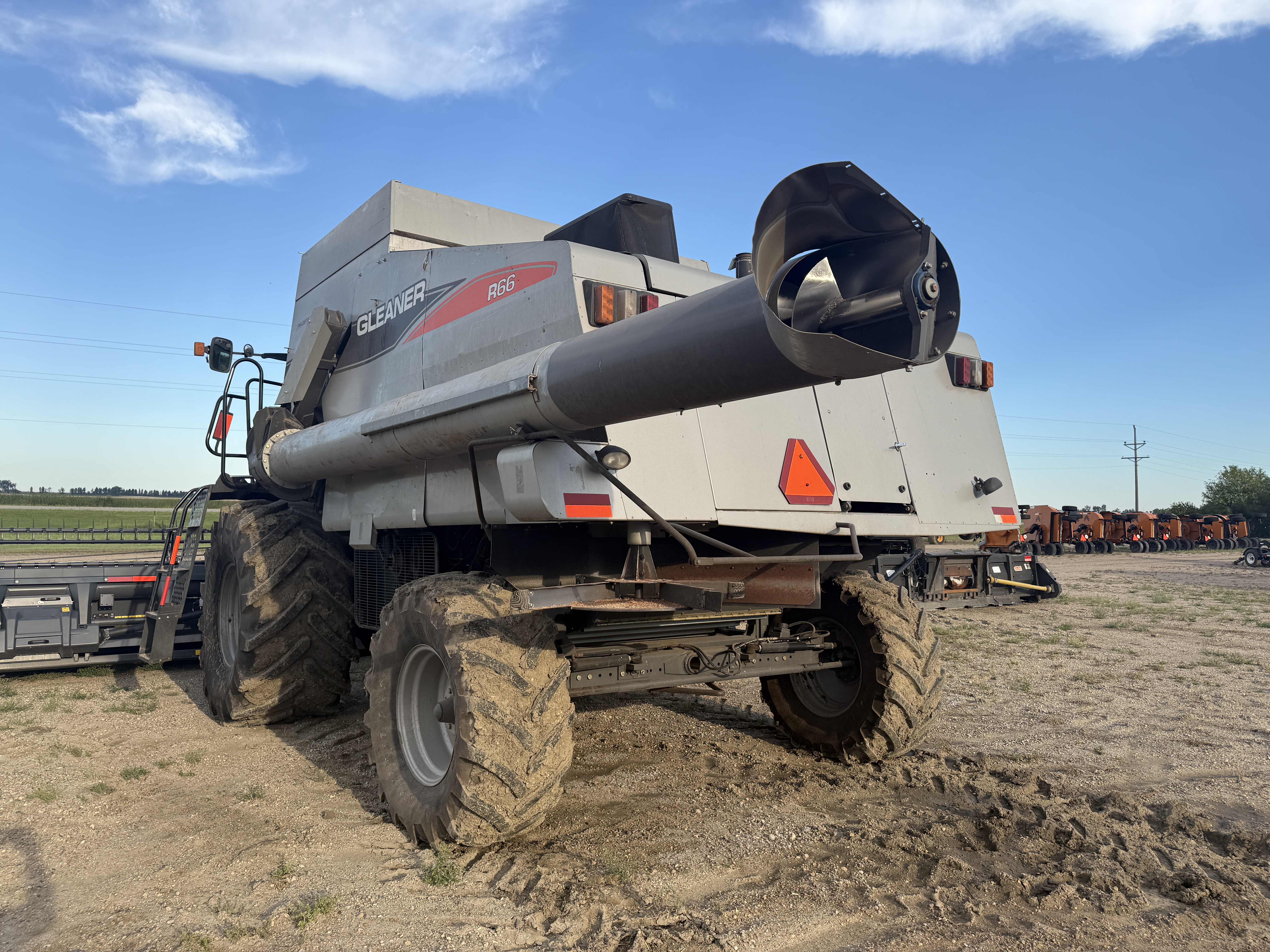2009 AGCO Gleaner R66 Combine