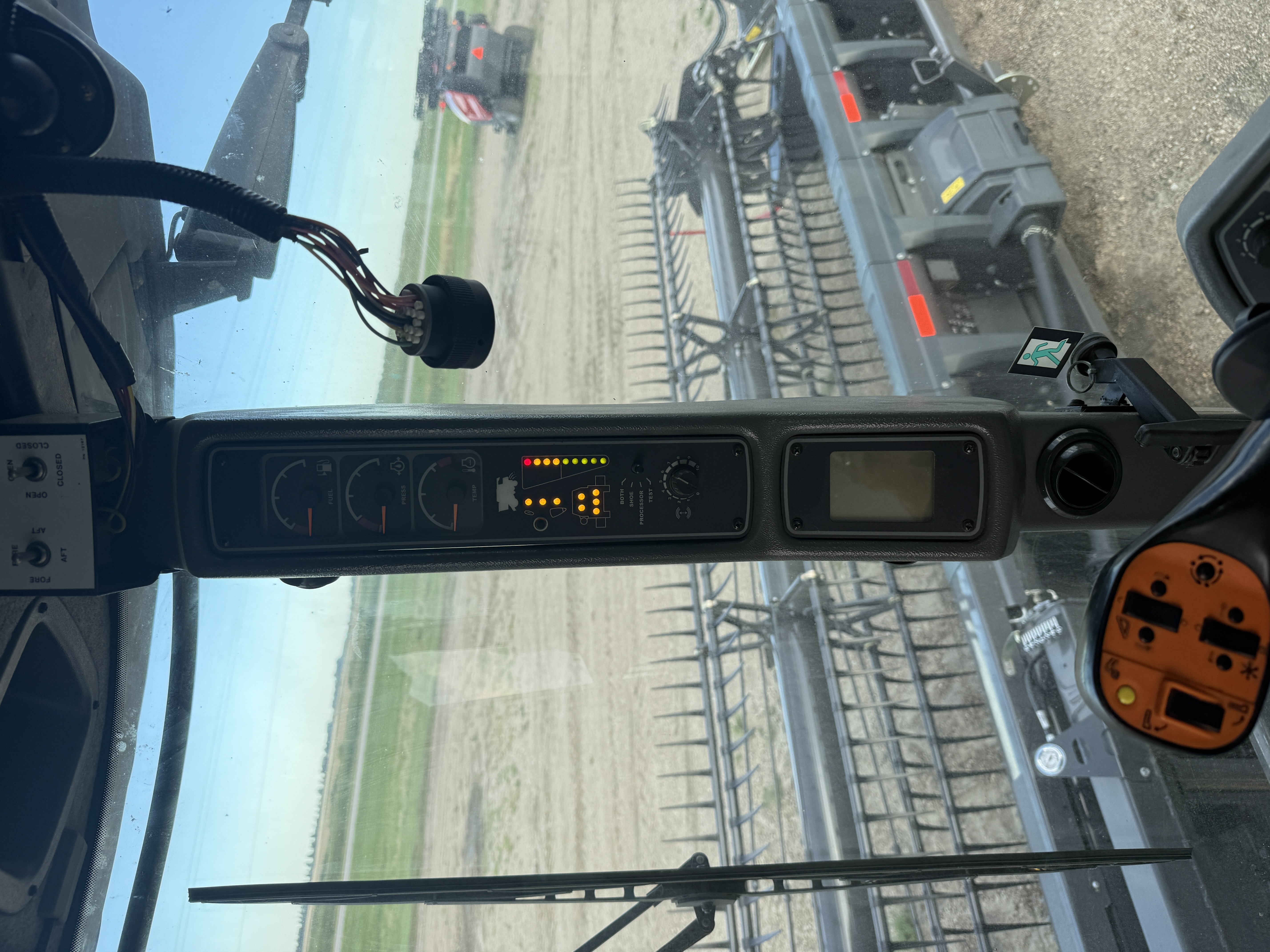 2009 AGCO Gleaner R66 Combine