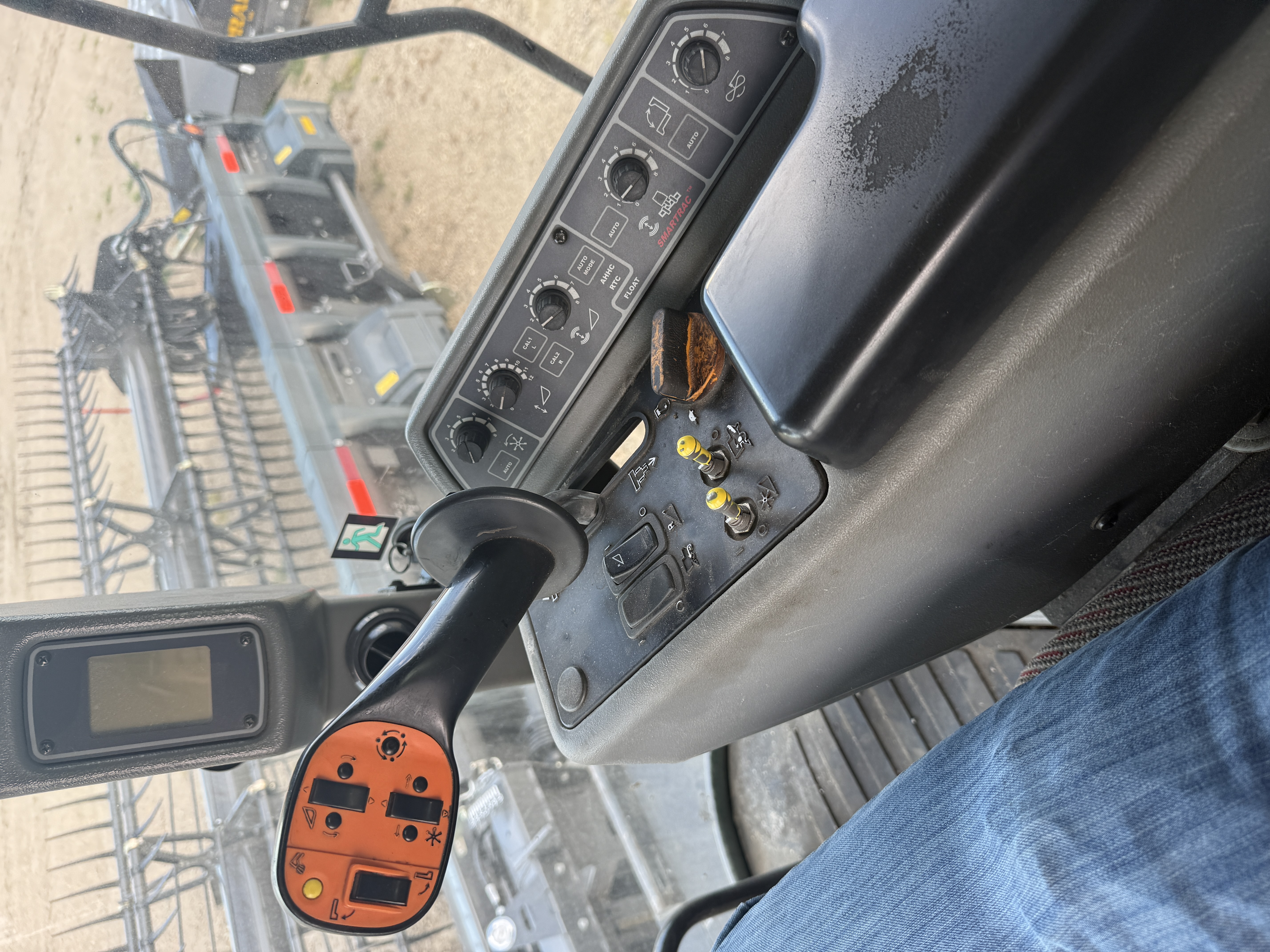 2009 AGCO Gleaner R66 Combine