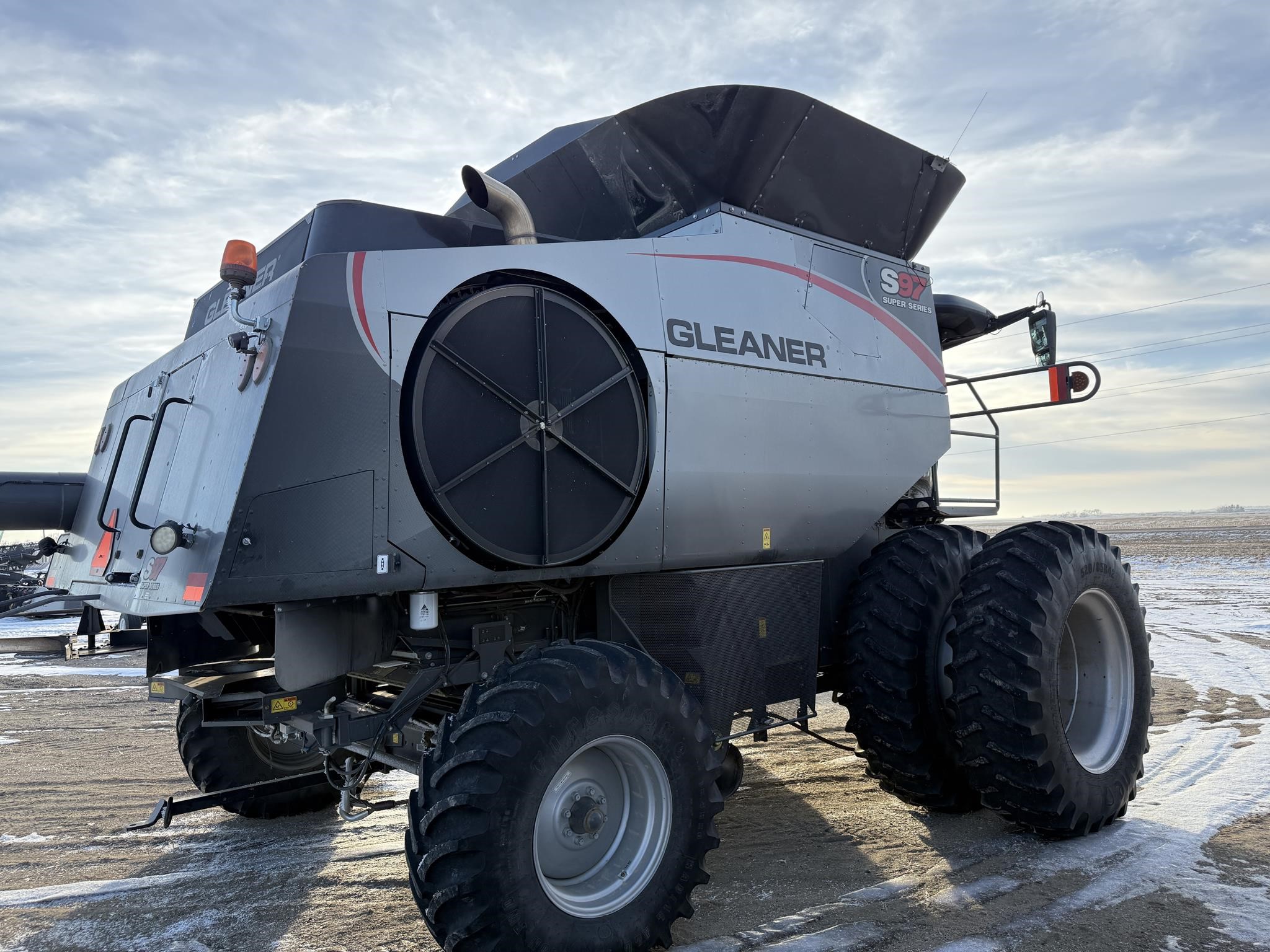 2017 AGCO Gleaner S97 Combine