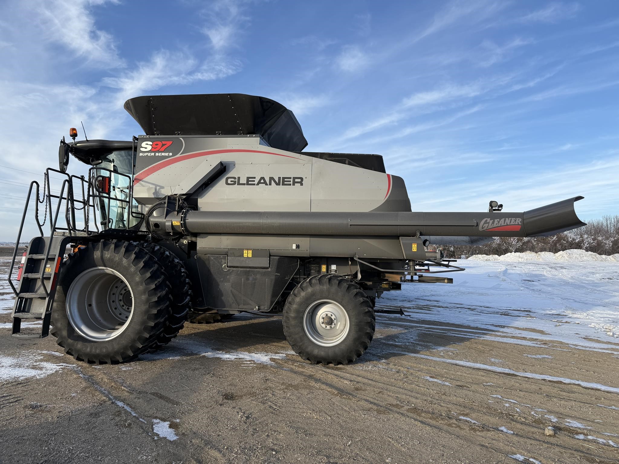 2017 AGCO Gleaner S97 Combine