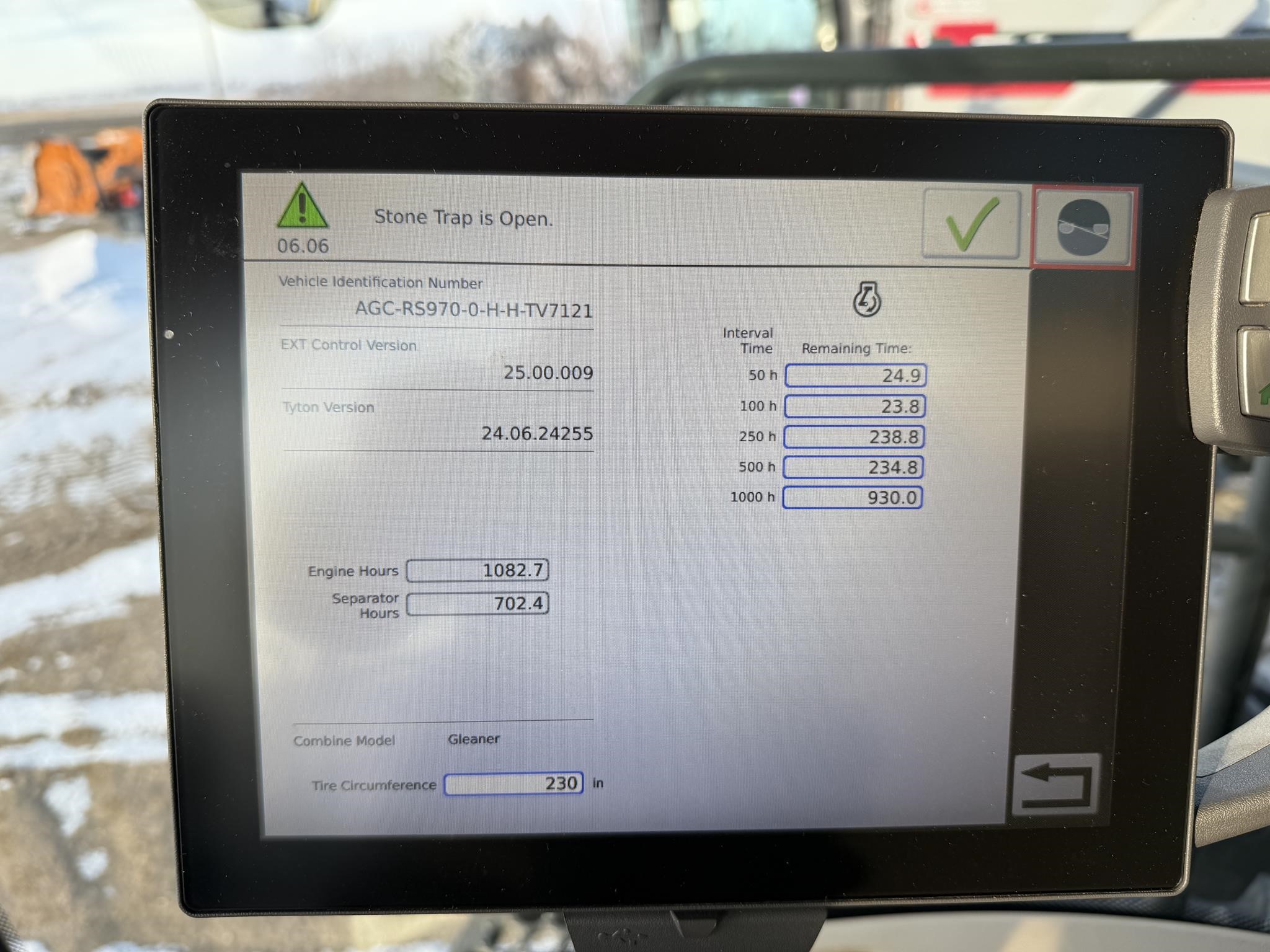 2017 AGCO Gleaner S97 Combine
