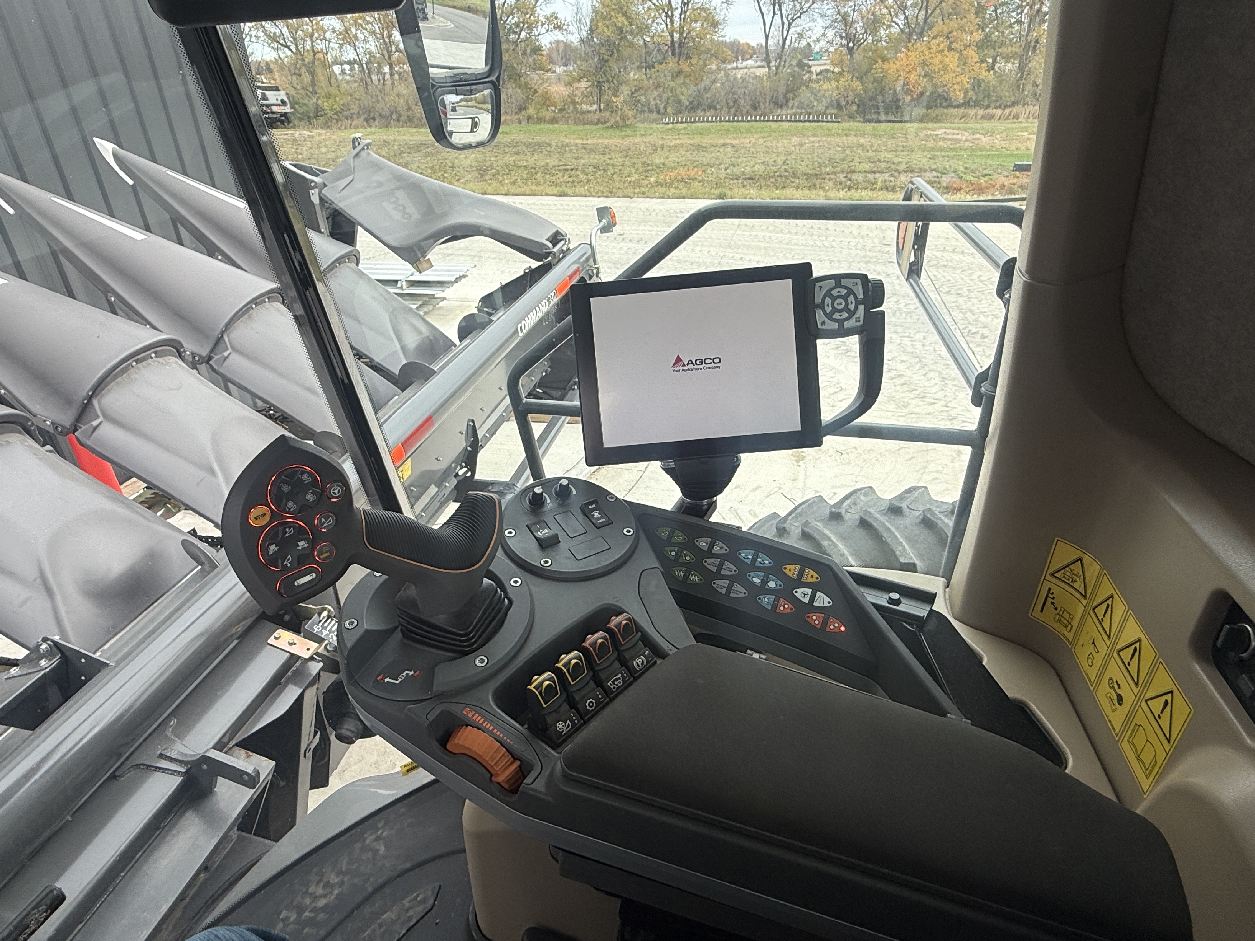 2017 AGCO Gleaner S97 Combine