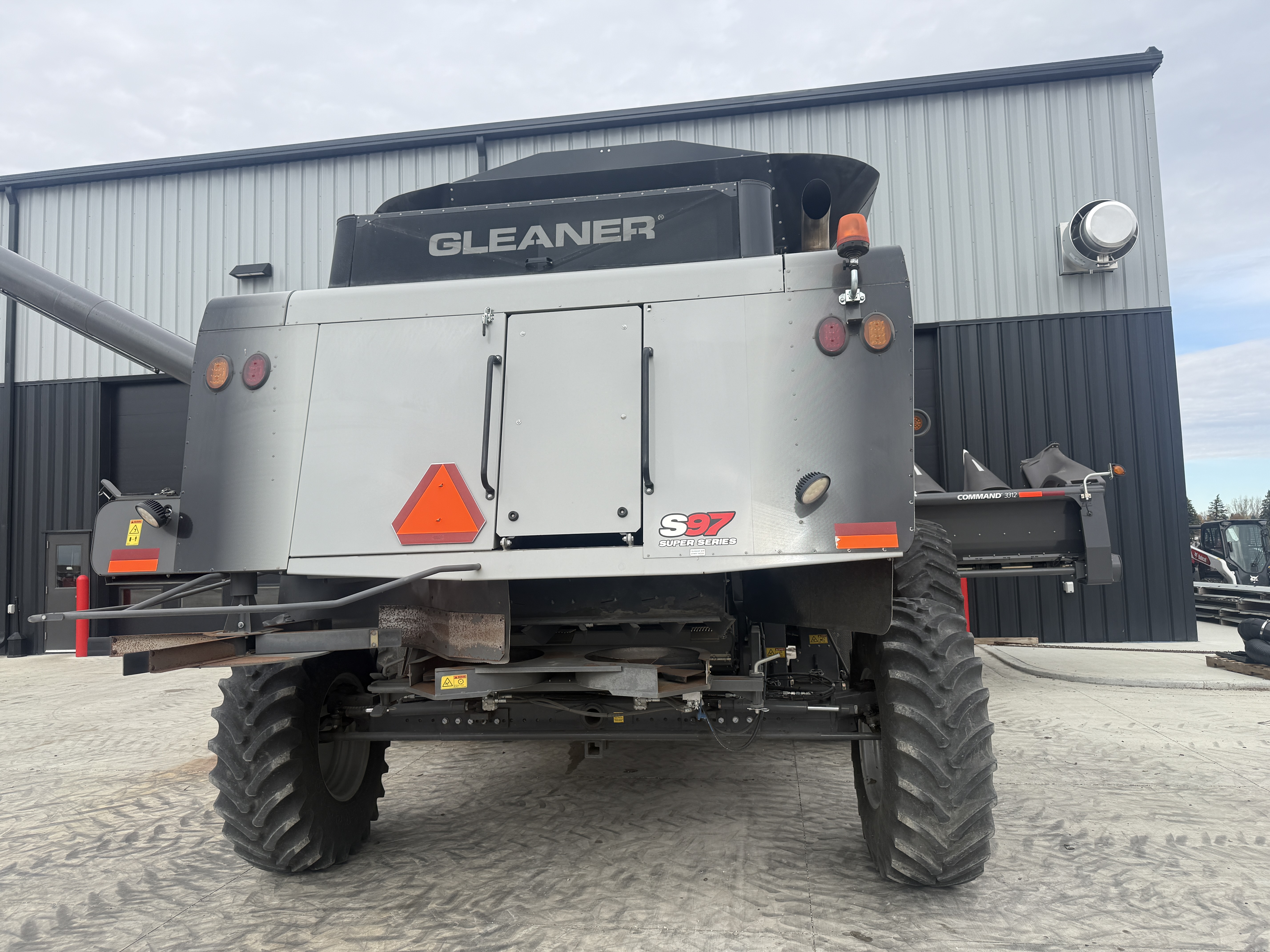 2017 AGCO Gleaner S97 Combine