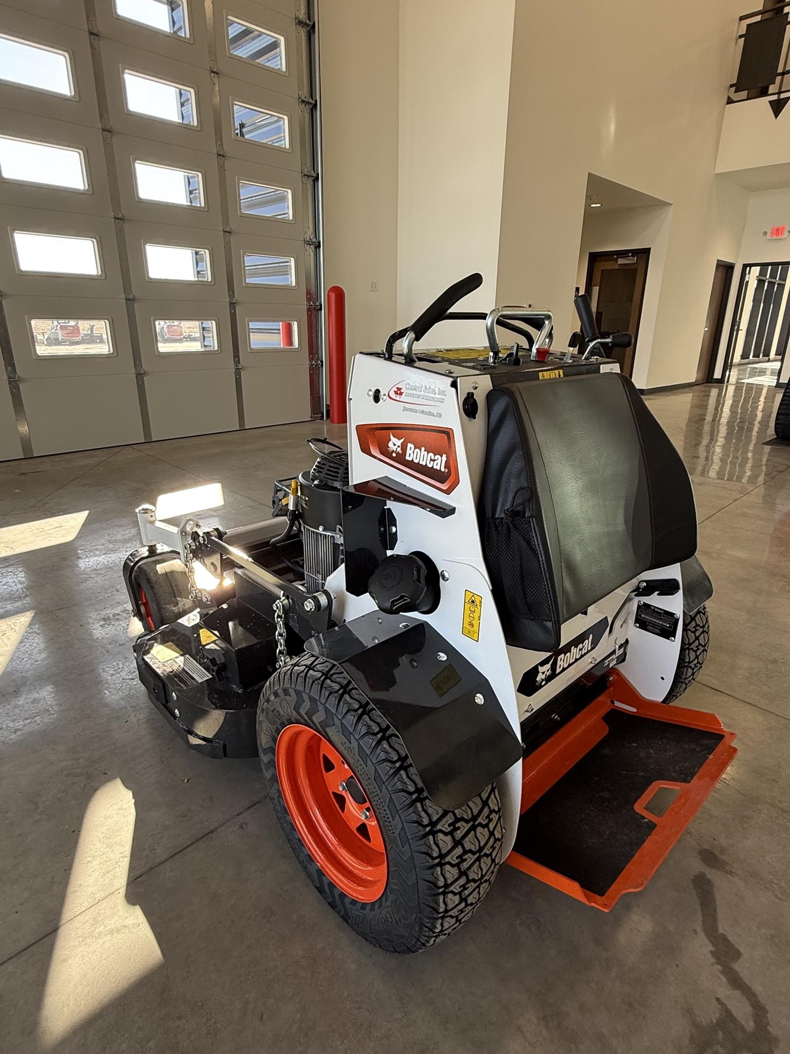 2025 Bobcat ZS4000 Mower/Zero Turn