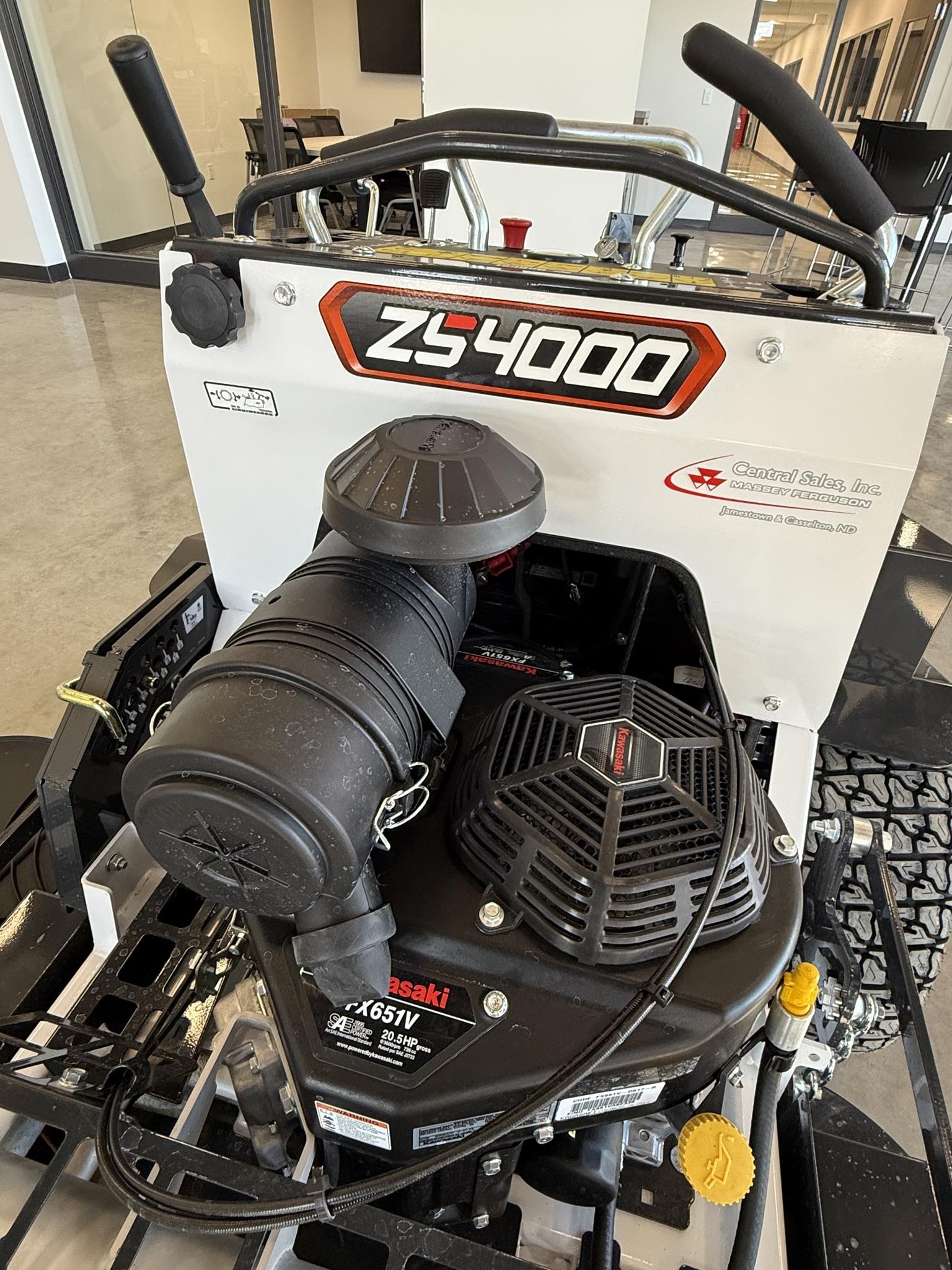 2025 Bobcat ZS4000 Mower/Zero Turn