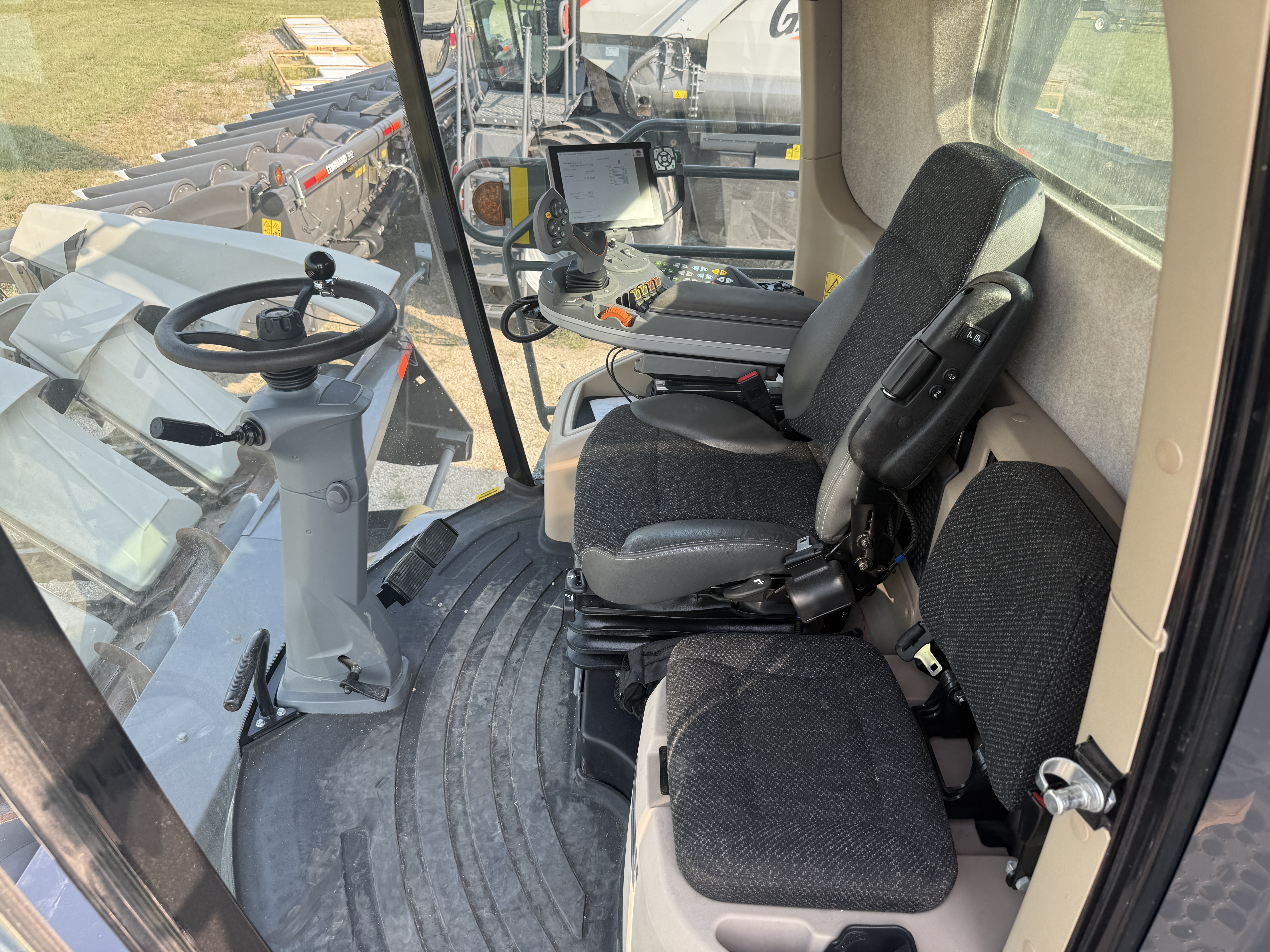 2023 AGCO Gleaner S97 Combine