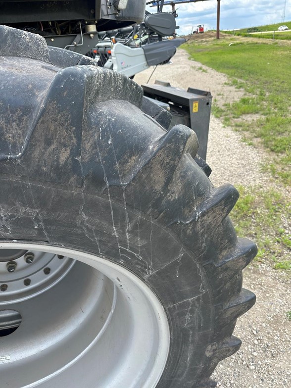 2011 AGCO Gleaner S77 Combine