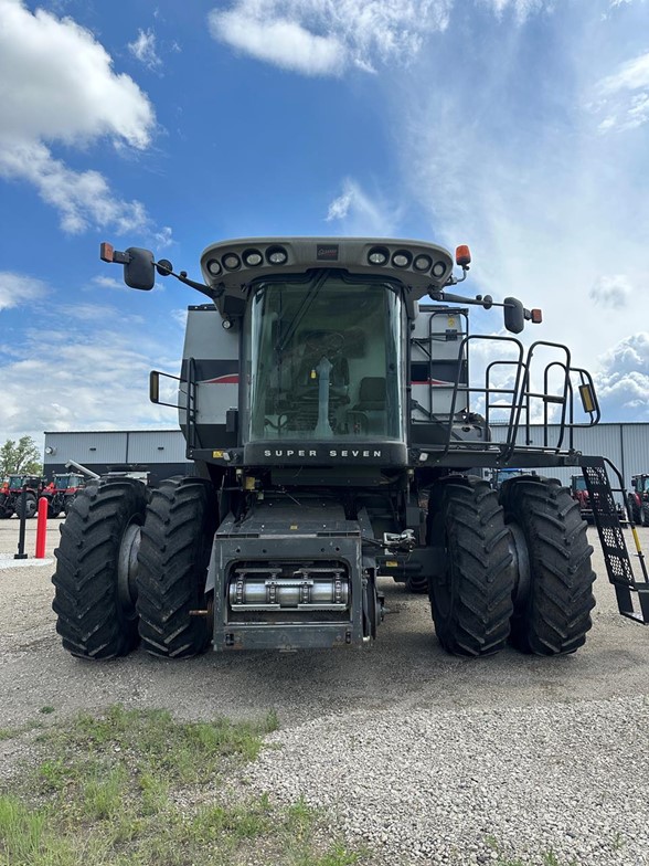 2011 AGCO Gleaner S77 Combine