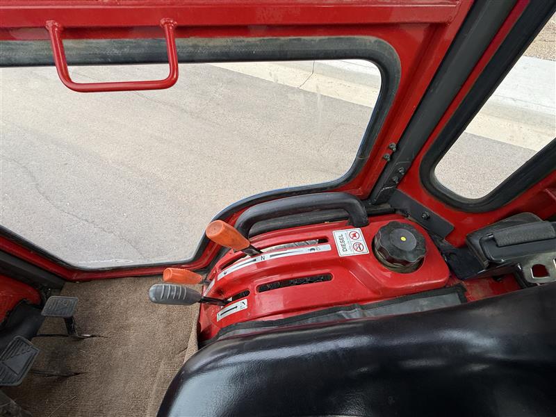 2018 Massey Ferguson GC1705 Tractor