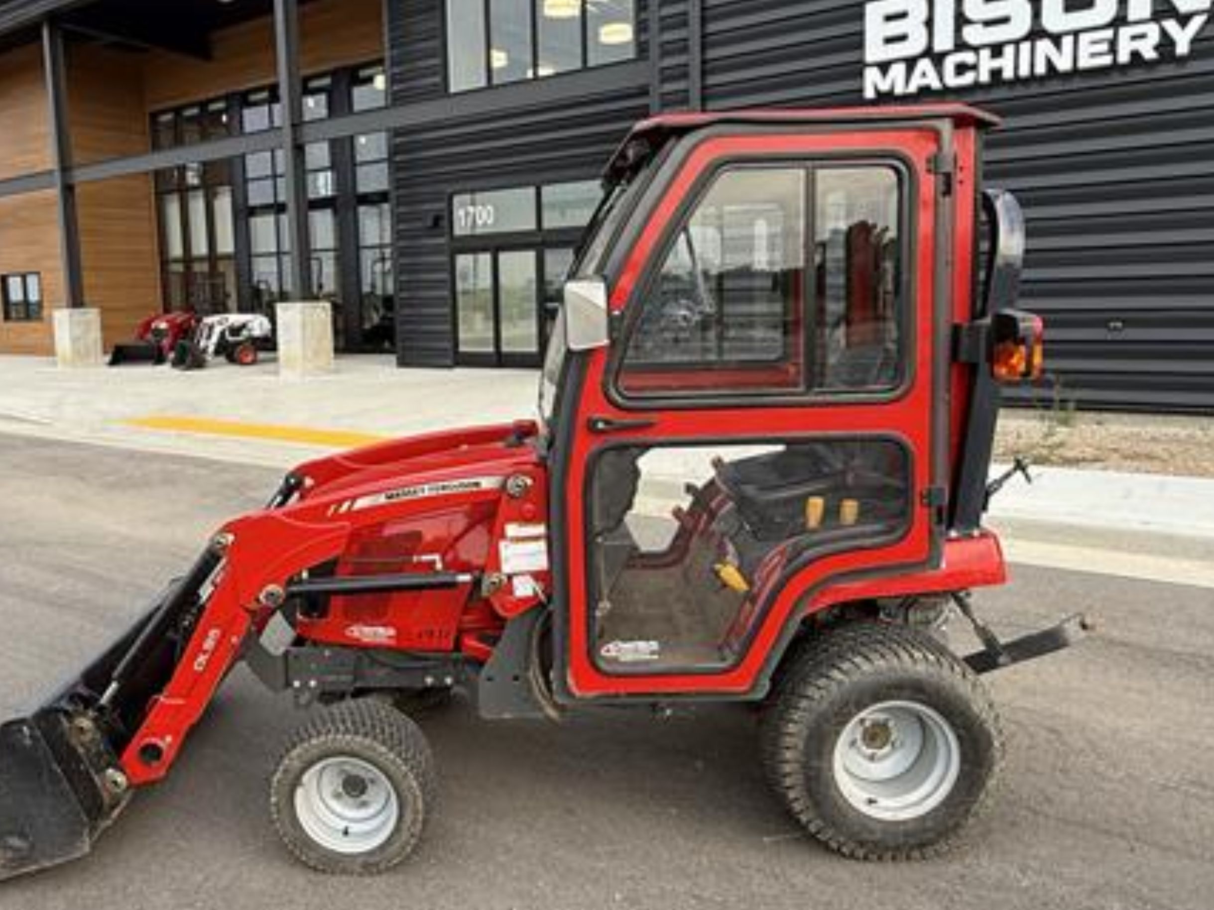 2018 Massey Ferguson GC1705 Tractor