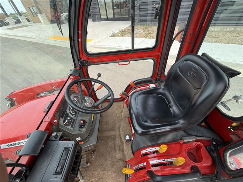 2018 Massey Ferguson GC1705 Tractor