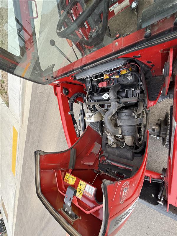 2018 Massey Ferguson GC1705 Tractor