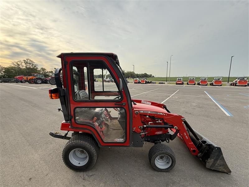 2018 Massey Ferguson GC1705 Tractor