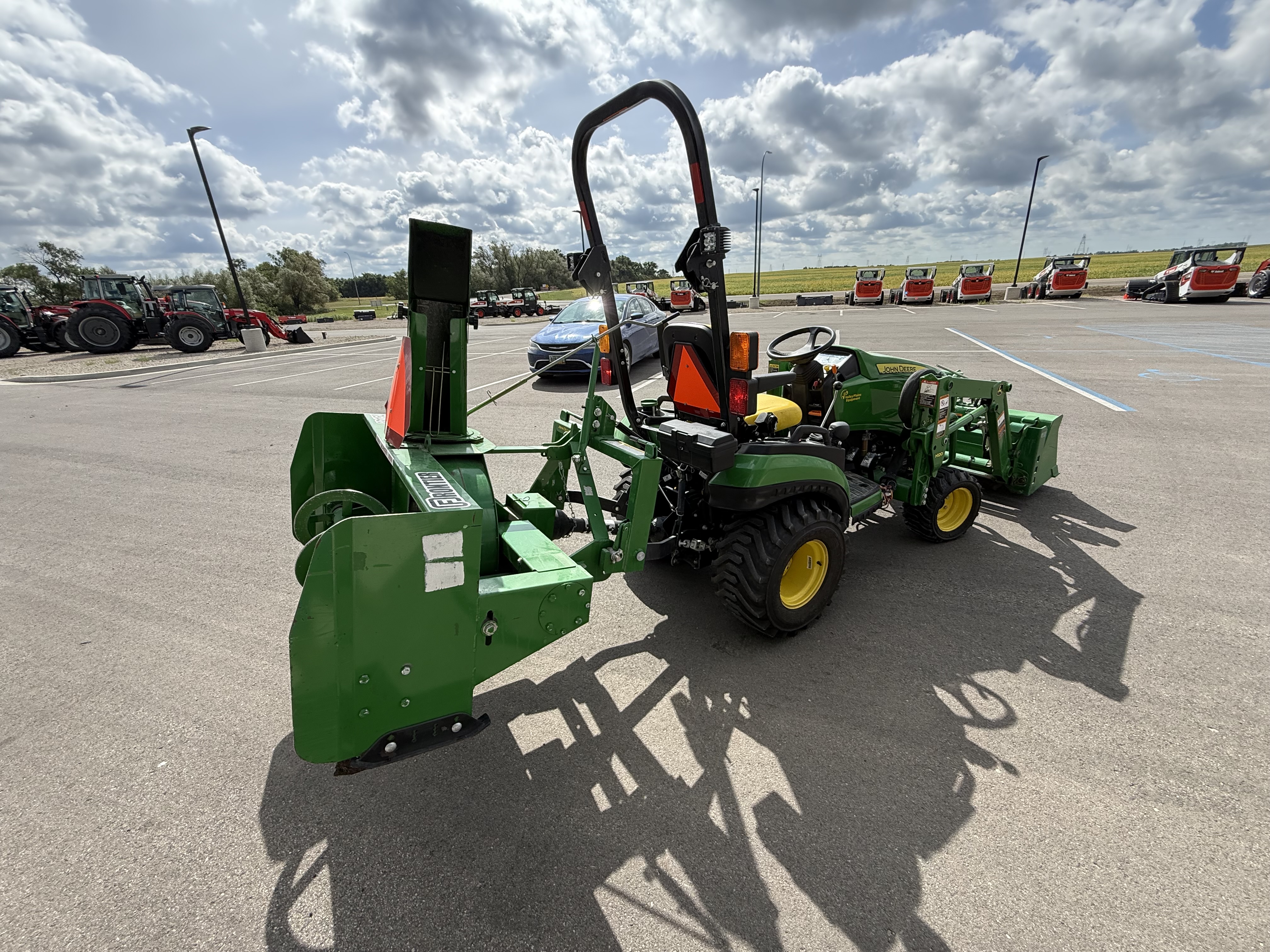 2017 John Deere 1025R Tractor