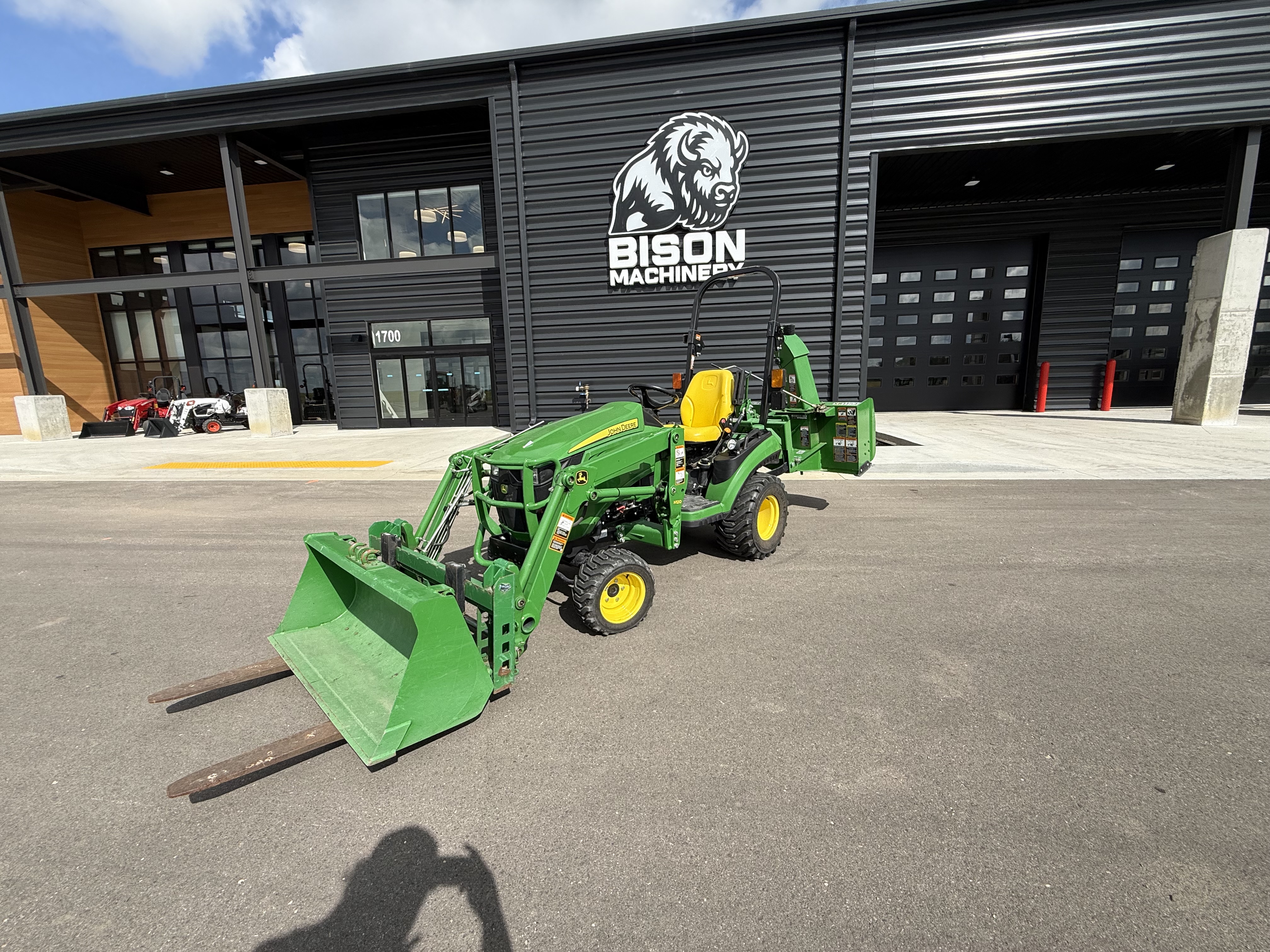 2017 John Deere 1025R Tractor