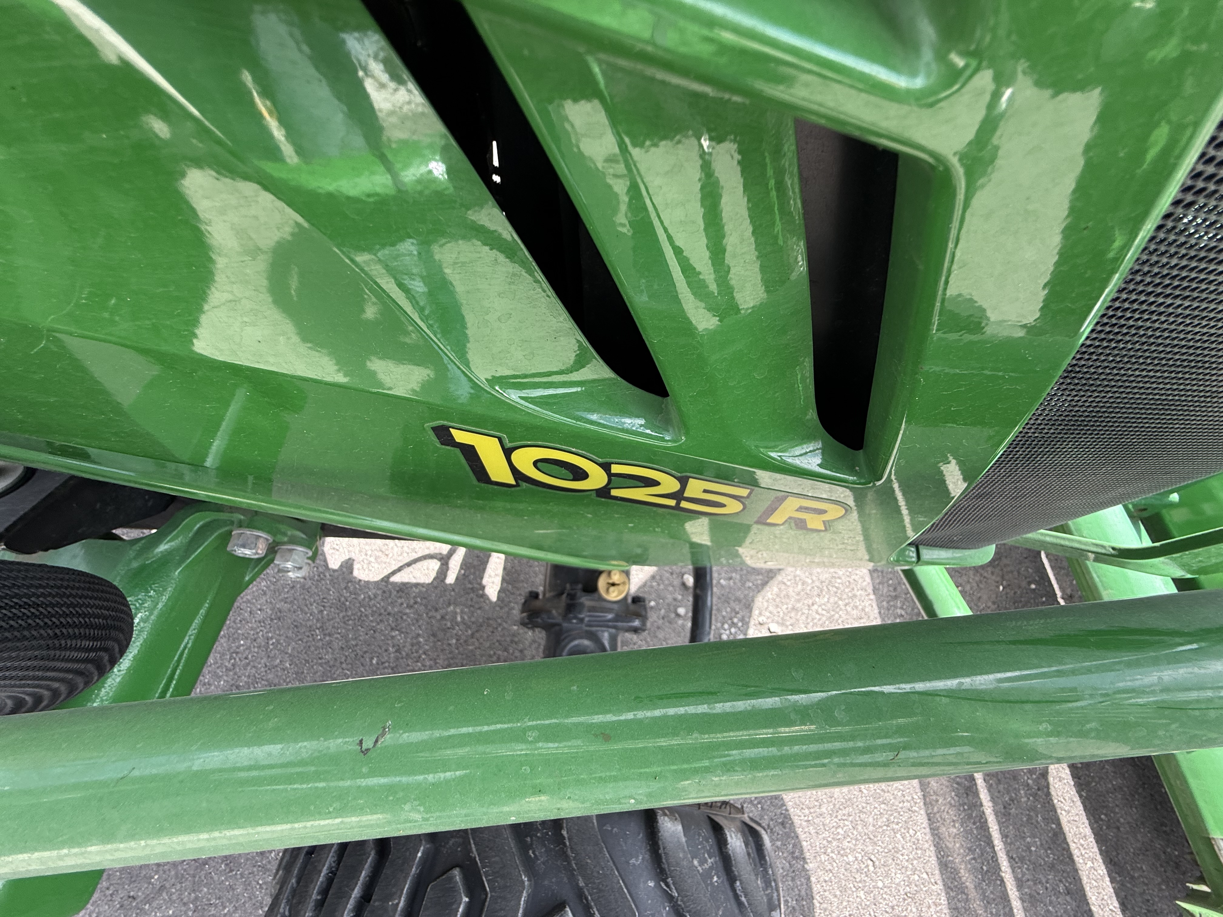 2017 John Deere 1025R Tractor