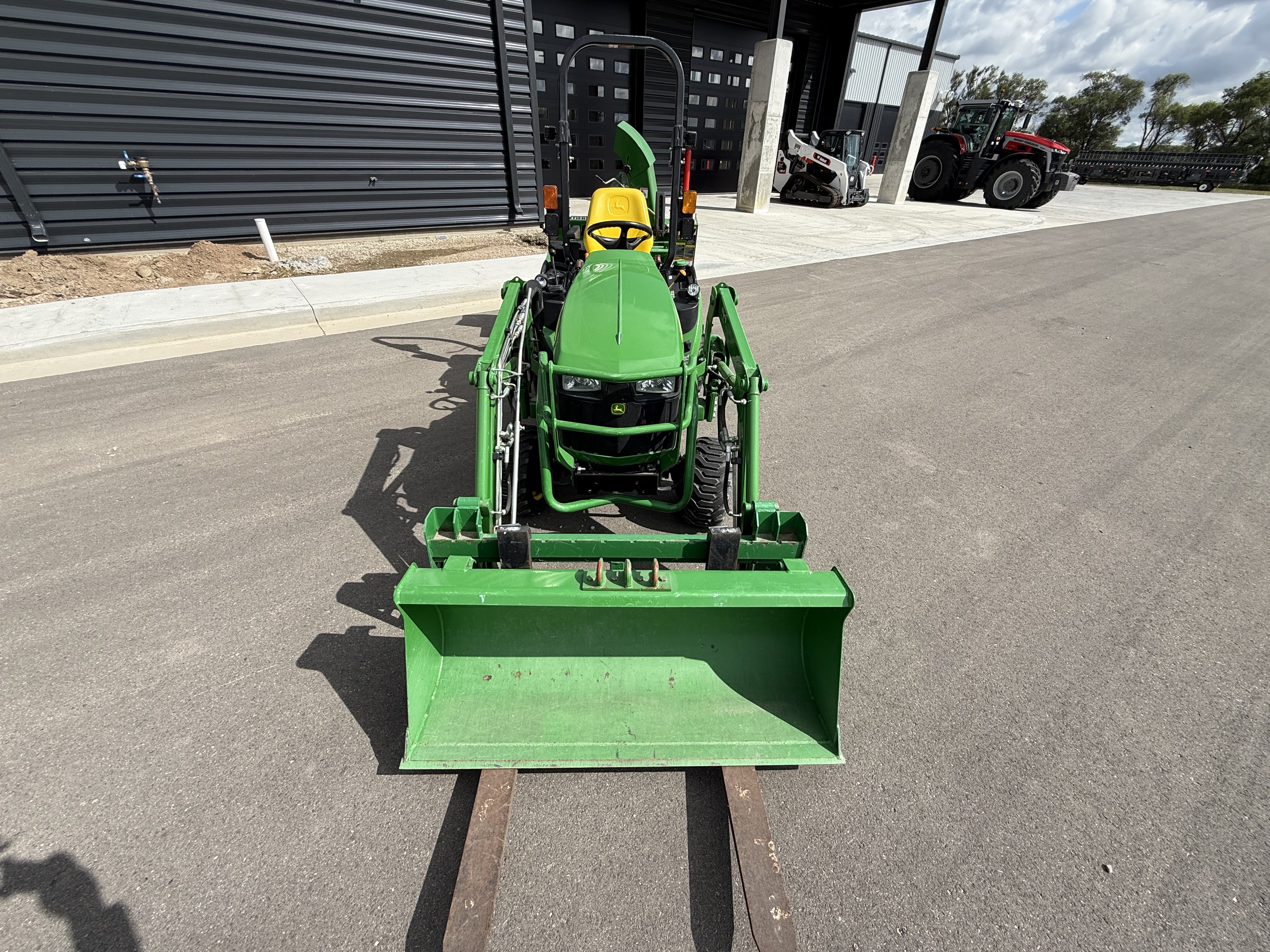 2017 John Deere 1025R Tractor