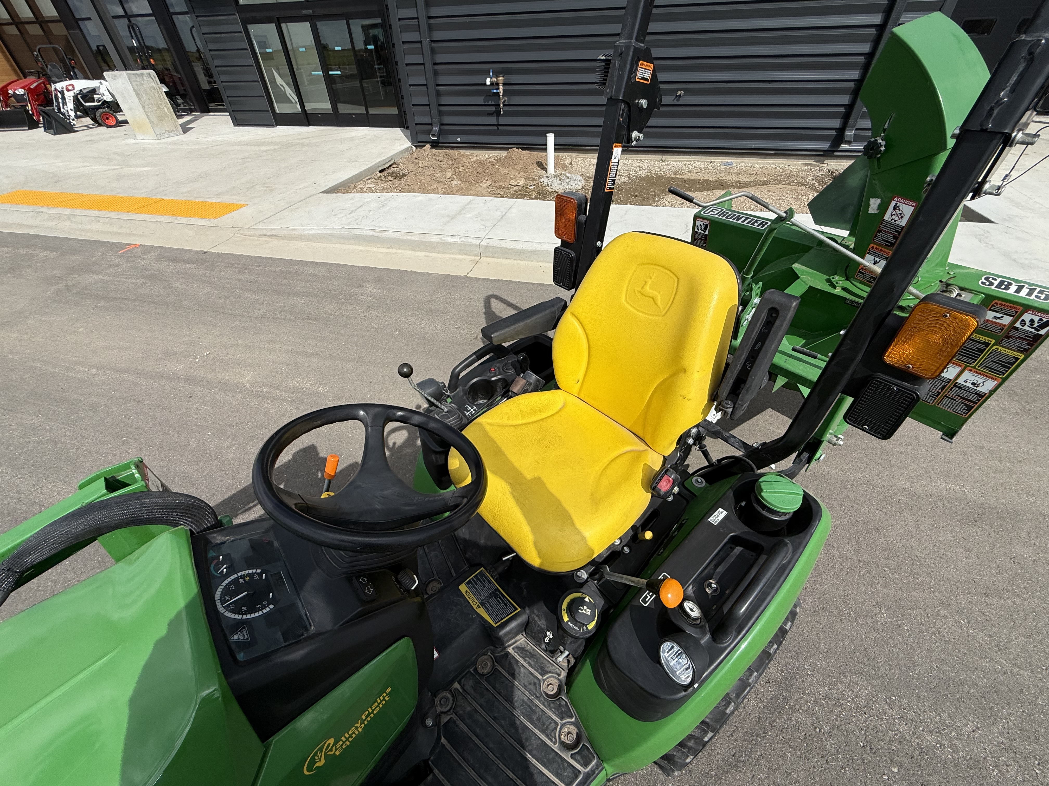 2017 John Deere 1025R Tractor