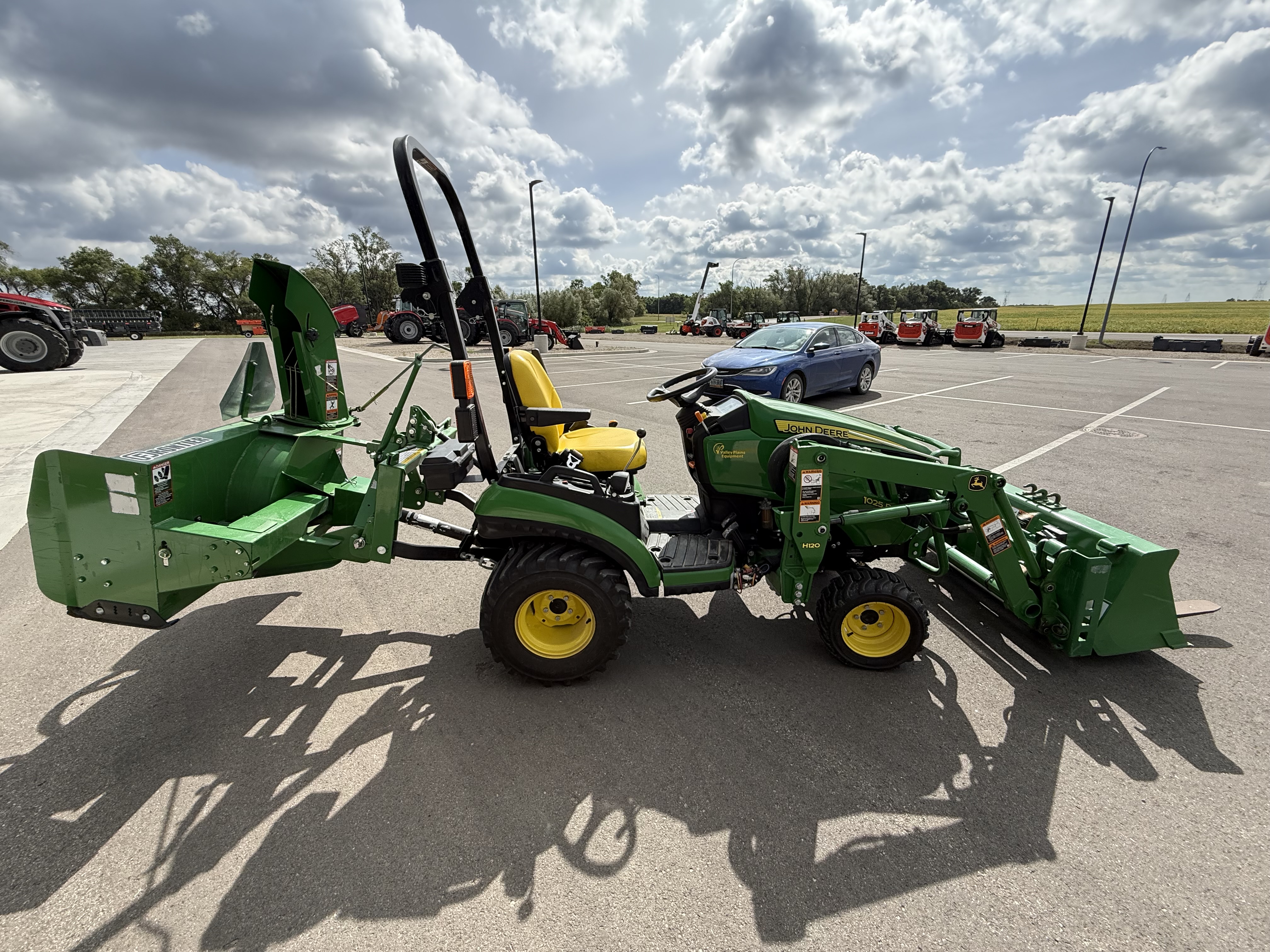 2017 John Deere 1025R Tractor