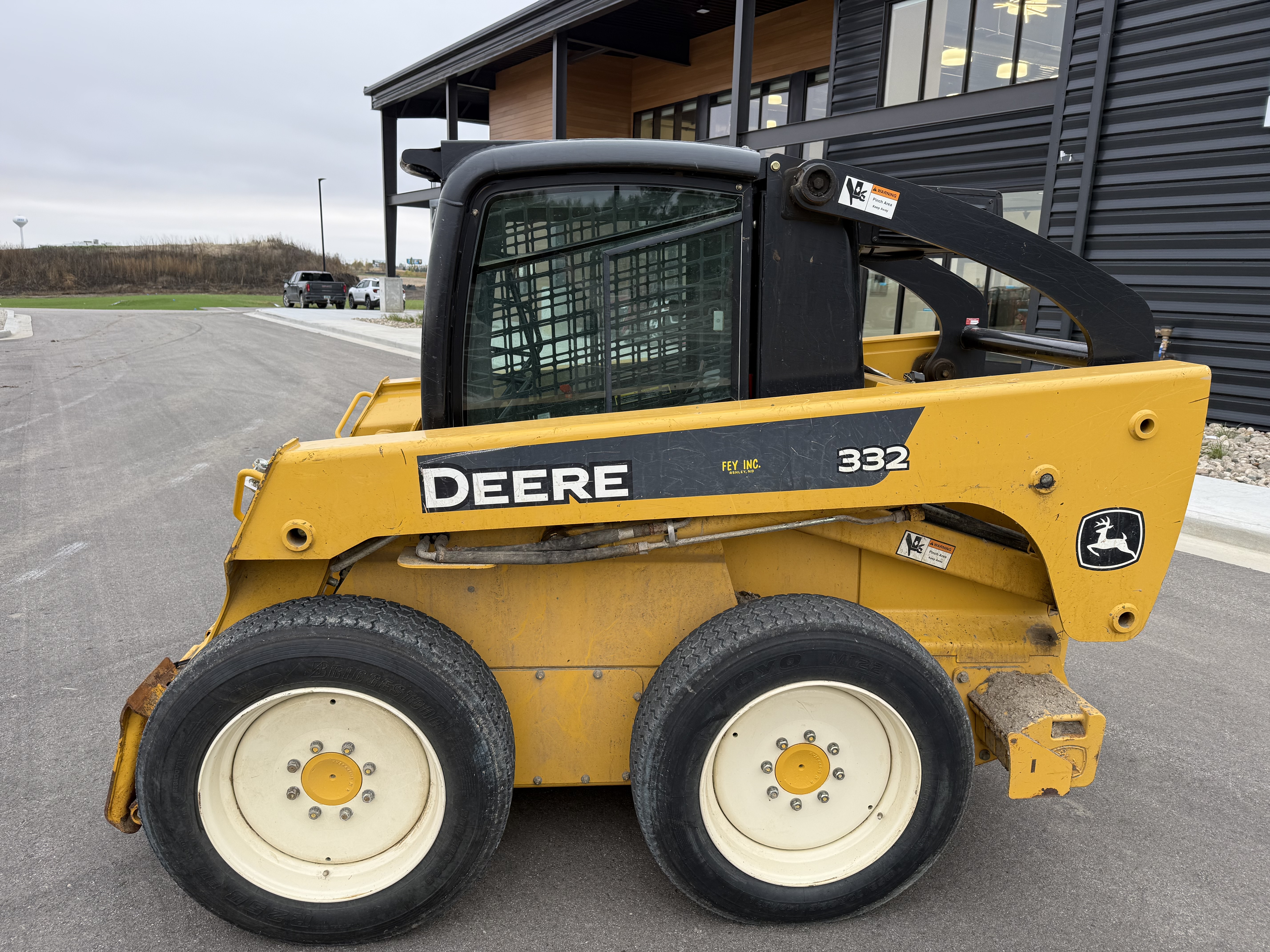 2005 John Deere 332 Skid Steer Loader