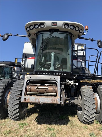 2011 Gleaner S77 Combine