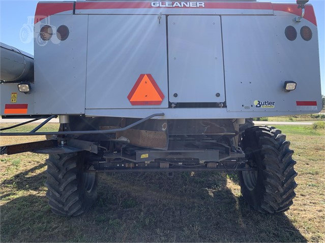 2011 Gleaner S77 Combine