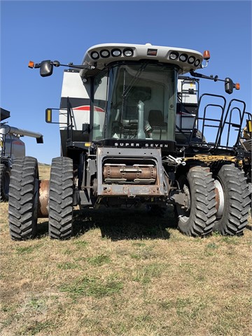 2011 Gleaner S77 Combine