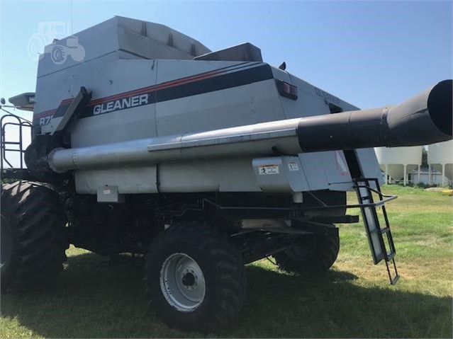 1998 Gleaner R72 Combine