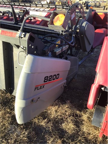 2011 Gleaner 8200-30 Header Flex