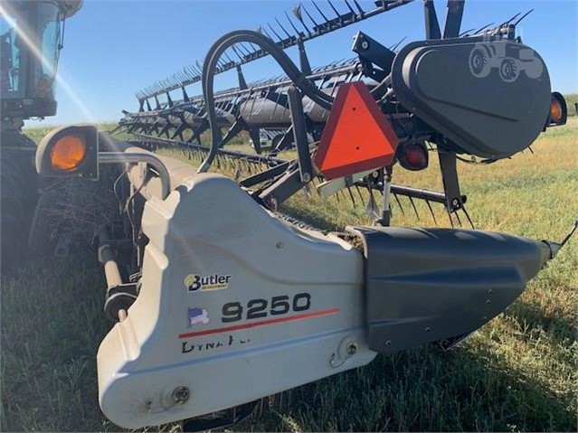 2013 Gleaner 9250 Header Flex