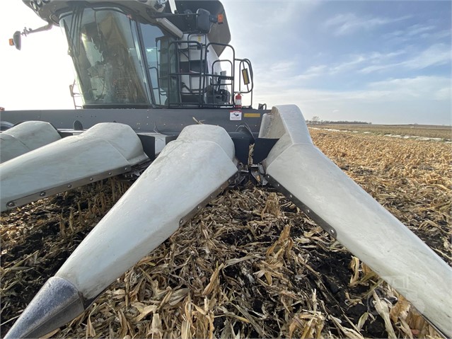 2012 Gleaner 3000 Header Corn Head