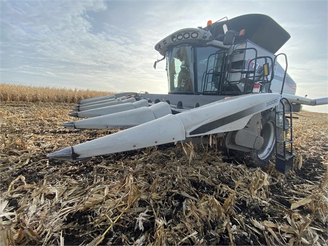 2012 Gleaner 3000 Header Corn Head