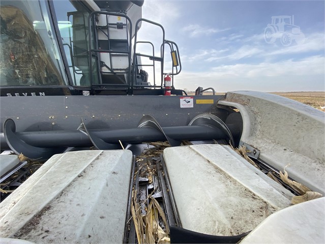 2012 Gleaner 3000 Header Corn Head