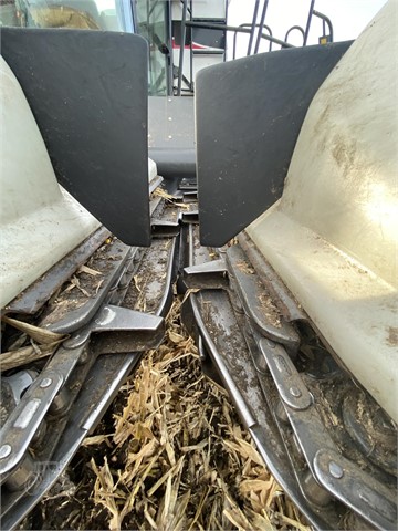 2012 Gleaner 3000 Header Corn Head