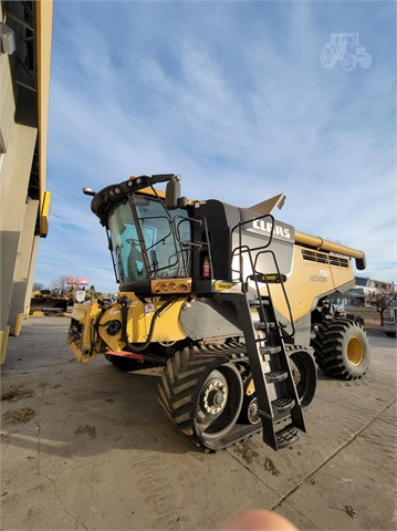 2014 CLAAS LEXION 750TT Combine