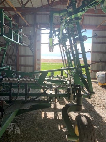 2006 John Deere 2210 Field Cultivator